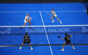 Photo d'un court de padel à Roland Garros pendant le Alpine Paris Major